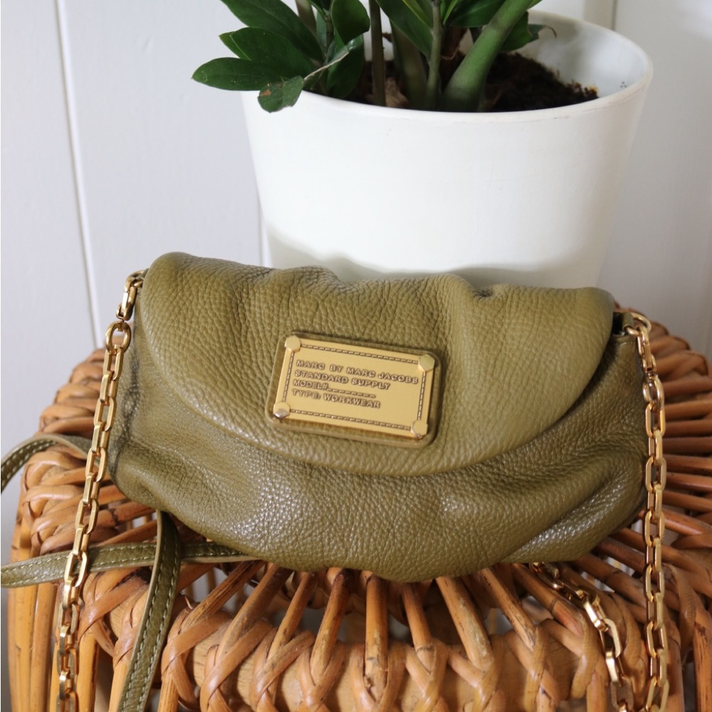 Marc Jacobs MBMJ Clutch - Picture 5 of 5